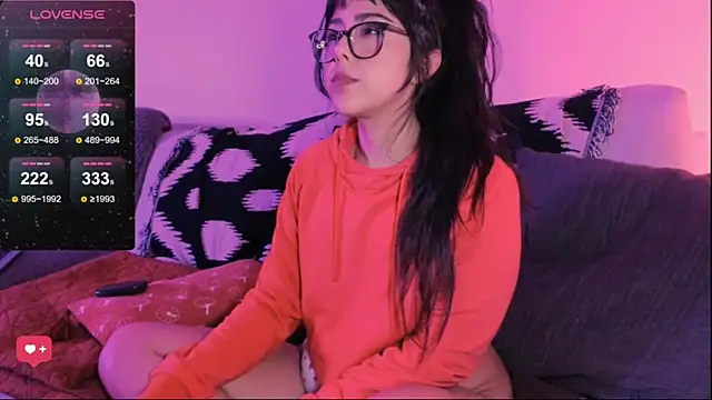 Snapshot of Evie-Luna chatting on March 8, 2025, 5:07 am Evie-Luna online show from March 8, 2025, 5:07 am