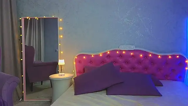 Snapshot of Ariana_Petite chatting on January 27, 2025, 12:01 am Ariana Petite online show from January 27, 2025, 12:01 am