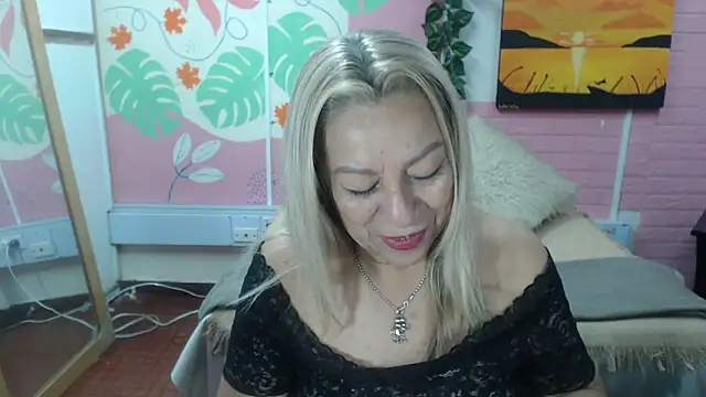 Snapshot of ZAMANTHA chatting on April 28, 2026, 3:17 pm ZAMANTHA online show from April 28, 2026, 3:17 pm