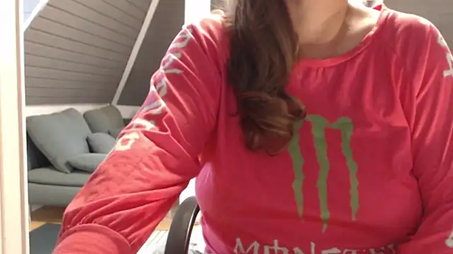 KimMitchelli online show from October 10, 2025, 10:36 am