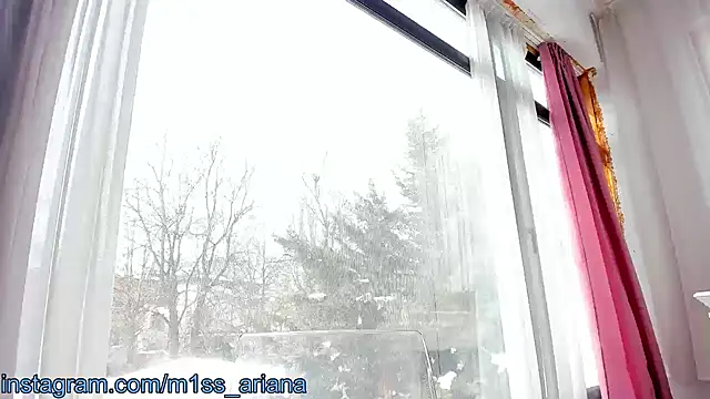 Snapshot of Miss_Ariana_ chatting on February 22, 2025, 11:24 am Miss Ariana  online show from February 22, 2025, 11:24 am