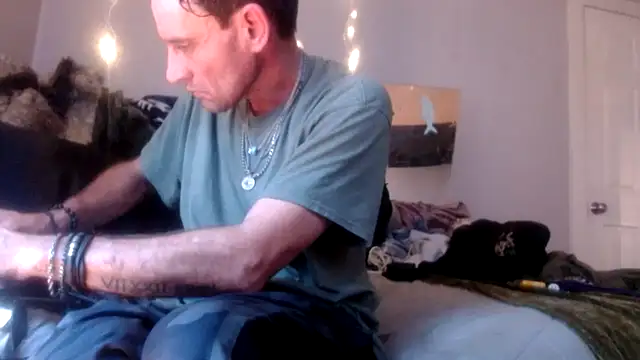 Snapshot of lickthecat chatting on November 8, 2025, 10:52 pm lickthecat online show from November 8, 2025, 10:52 pm