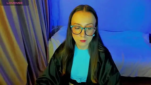 Snapshot of CurlySteph chatting on March 4, 2026, 7:53 pm CurlySteph online show from March 4, 2026, 7:53 pm