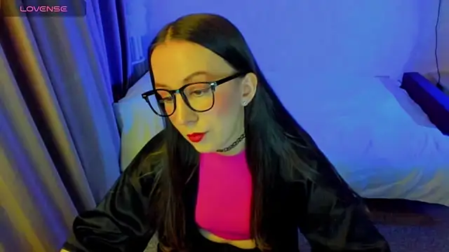 CurlySteph online show from May 1, 2026, 8:35 pm