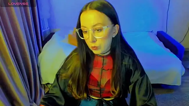 CurlySteph online show from May 28, 2026, 4:26 pm