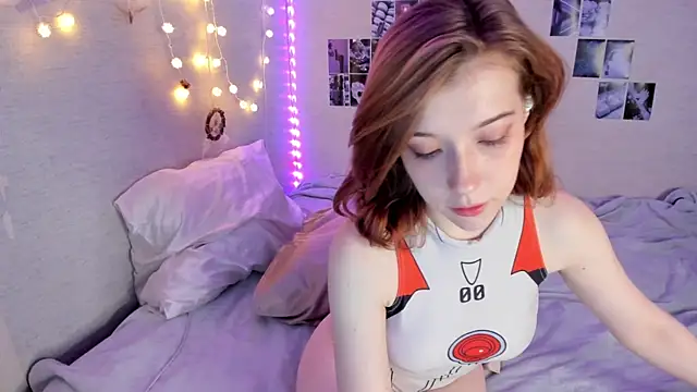 YunaPeace online show from October 24, 2025, 10:55 am