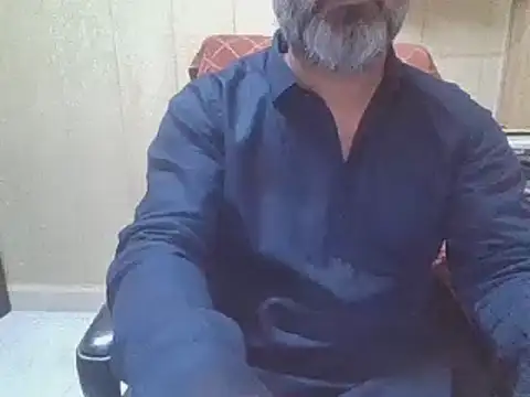 hairymaster95 online show from April 11, 2026, 3:55 am