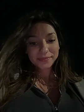 Snapshot of _MiaQueen_ chatting on March 14, 2025, 1:37 am  MiaQueen  online show from March 14, 2025, 1:37 am