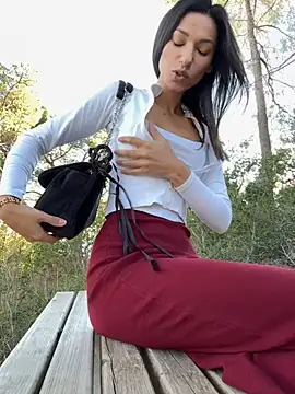  MiaQueen  online show from November 4, 2025, 2:05 pm