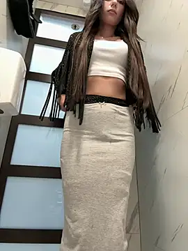 Snapshot of _MiaQueen_ chatting on February 16, 2026, 10:39 pm MiaQueen online show from February 16, 2026, 10:39 pm