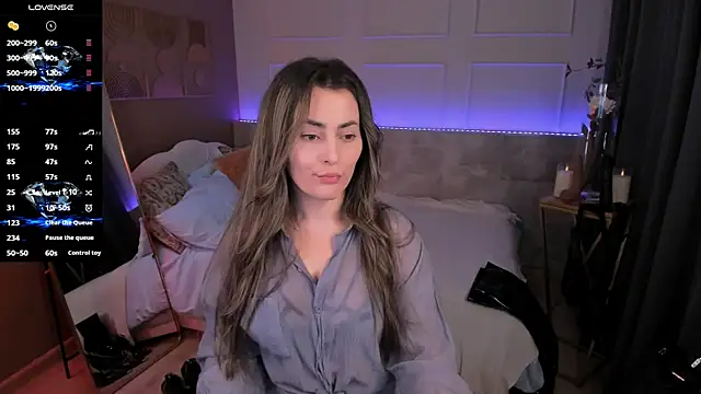 KylieMellow online show from July 13, 2026, 5:32 am