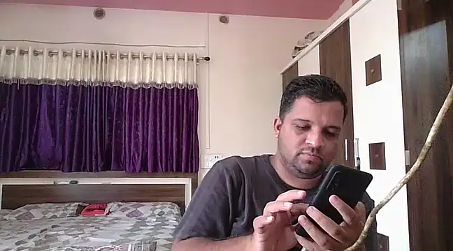 Snapshot of dhruv_love chatting on February 17, 2025, 8:41 am dhruv love online show from February 17, 2025, 8:41 am