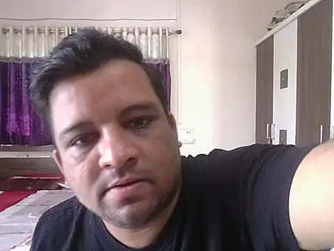 Snapshot of dhruv_love chatting on October 6, 2025, 4:10 am dhruv love online show from October 6, 2025, 4:10 am