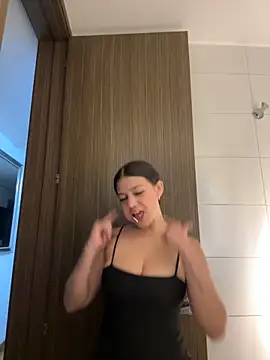 Alyshanon18 online show from April 15, 2026, 1:45 am