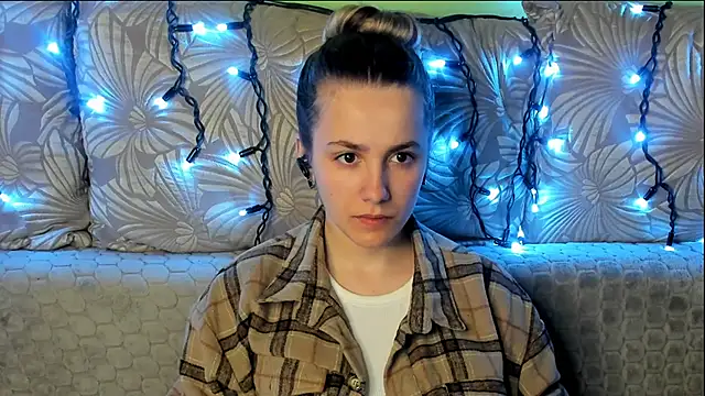 MaggieCake online show from April 13, 2026, 12:16 am