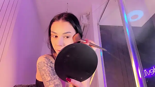 realhotfallingdevil online show from February 19, 2026, 6:09 am