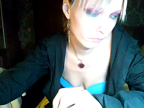 Snapshot of WildMissNiks chatting on December 10, 2024, 1:55 pm WildMissNiks online show from December 10, 2024, 1:55 pm