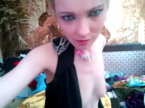 Snapshot of WildMissNiks chatting on February 23, 2025, 10:28 am WildMissNiks online show from February 23, 2025, 10:28 am