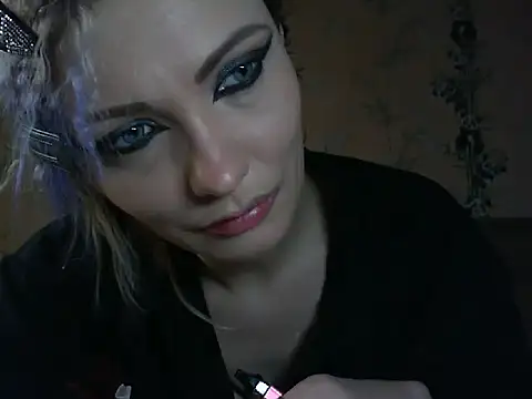 WildMissNiks online show from April 11, 2026, 6:40 am