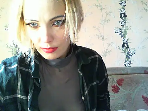 Snapshot of WildMissNiks chatting on May 5, 2026, 6:54 am WildMissNiks online show from May 5, 2026, 6:54 am