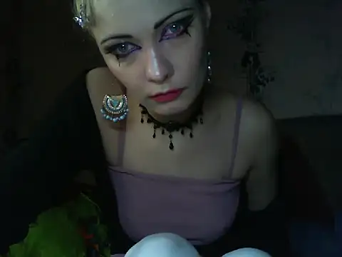 Snapshot of WildMissNiks chatting on May 15, 2026, 7:15 am WildMissNiks online show from May 15, 2026, 7:15 am