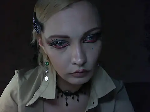 Snapshot of WildMissNiks chatting on May 21, 2026, 7:15 am WildMissNiks online show from May 21, 2026, 7:15 am