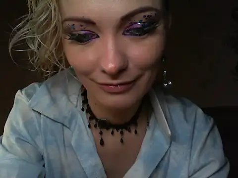 Snapshot of WildMissNiks chatting on May 25, 2026, 6:41 am WildMissNiks online show from May 25, 2026, 6:41 am