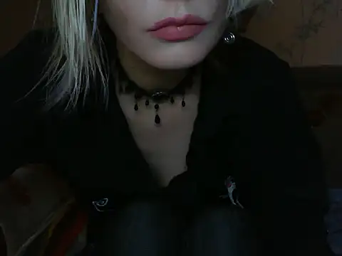 Snapshot of WildMissNiks chatting on June 1, 2026, 7:10 am WildMissNiks online show from June 1, 2026, 7:10 am