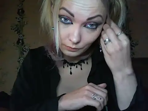 Snapshot of WildMissNiks chatting on June 2, 2026, 6:26 am WildMissNiks online show from June 2, 2026, 6:26 am