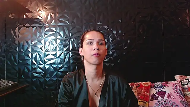 PINK  LOLA1 online show from February 6, 2026, 10:29 am