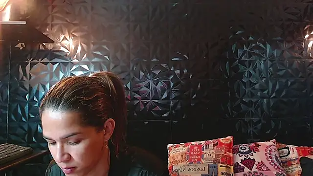 PINK  LOLA1 online show from February 7, 2026, 11:25 am