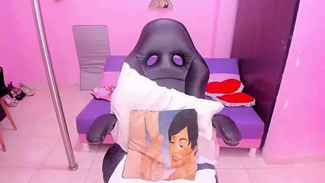 MATURE WHOR33 online show from March 24, 2026, 11:48 am