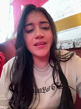 KallyMyller1 online show from February 17, 2025, 10:47 pm