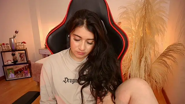 KallyMyller1 online show from March 12, 2025, 10:50 pm