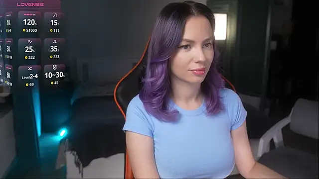 Snapshot of Emberella_ chatting on October 16, 2025, 6:47 am Emberella online show from October 16, 2025, 6:47 am