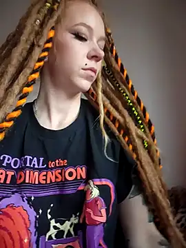 LucidLucy online show from November 6, 2025, 1:01 pm