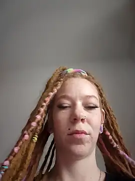 LucidLucy online show from February 20, 2026, 1:55 pm