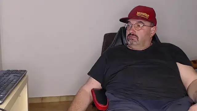 Snapshot of fraboys chatting on February 17, 2025, 2:37 pm fraboys online show from February 17, 2025, 2:37 pm