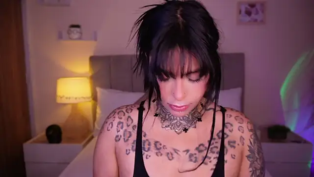 curvyliciousss online show from February 5, 2025, 3:31 pm