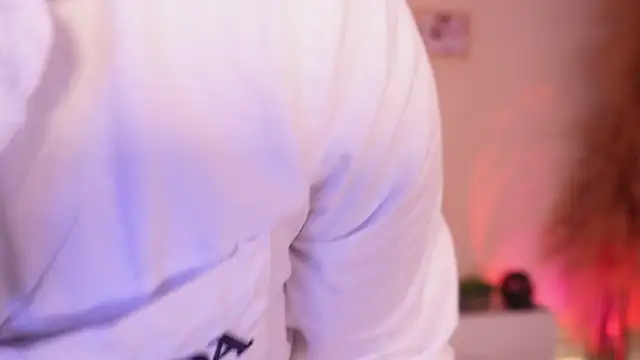 curvyliciousss online show from September 16, 2025, 4:19 pm