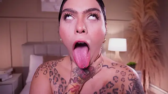 curvyliciousss online show from March 11, 2026, 7:42 pm