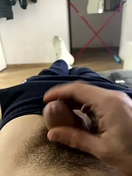 Snapshot of Io1994 chatting on January 11, 2026, 1:21 am Io1994 online show from January 11, 2026, 1:21 am