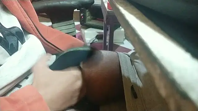 Snapshot of growing20yo chatting on December 28, 2024, 12:15 am growing20yo online show from December 28, 2024, 12:15 am