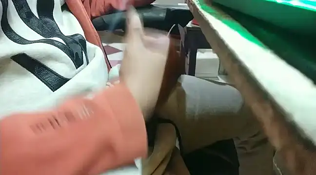 Snapshot of growing20yo chatting on January 3, 2025, 12:43 am growing20yo online show from January 3, 2025, 12:43 am