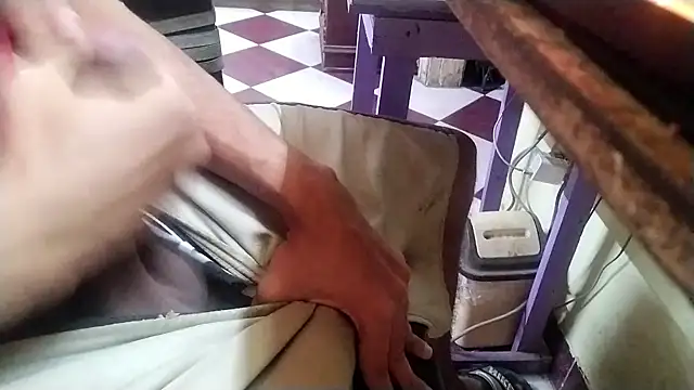 Snapshot of growing20yo chatting on September 18, 2025, 10:23 pm growing20yo online show from September 18, 2025, 10:23 pm