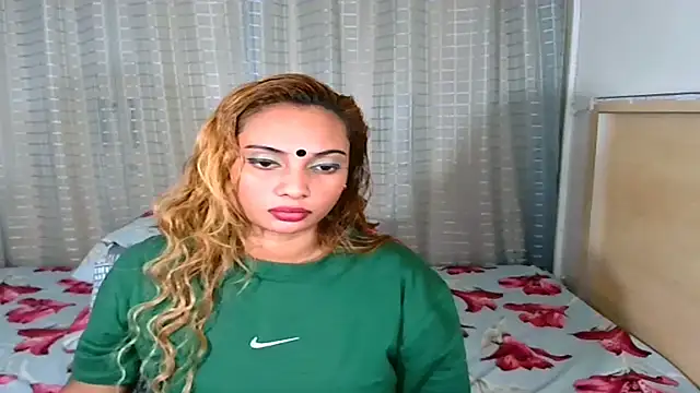 Snapshot of sexyindianchic chatting on September 12, 2025, 5:13 pm sexyindianchic online show from September 12, 2025, 5:13 pm