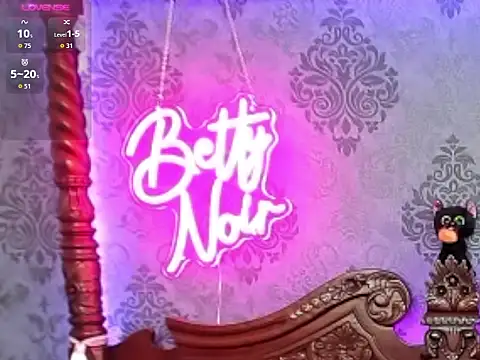 Snapshot of BettyNoir chatting on October 17, 2025, 6:49 am BettyNoir online show from October 17, 2025, 6:49 am