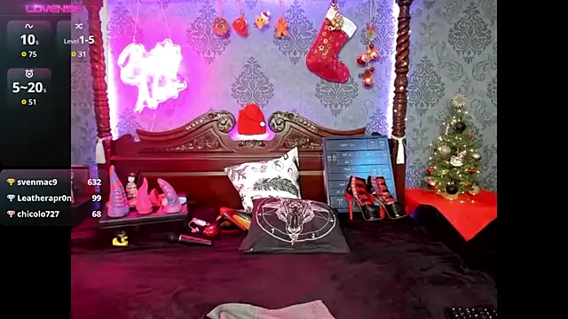 Snapshot of BettyNoir chatting on December 17, 2025, 9:54 pm BettyNoir online show from December 17, 2025, 9:54 pm