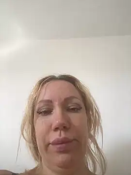 SofiaJoy online show from April 24, 2026, 1:02 pm