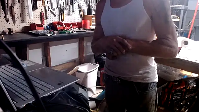 justinewe69 online show from October 28, 2025, 9:39 pm